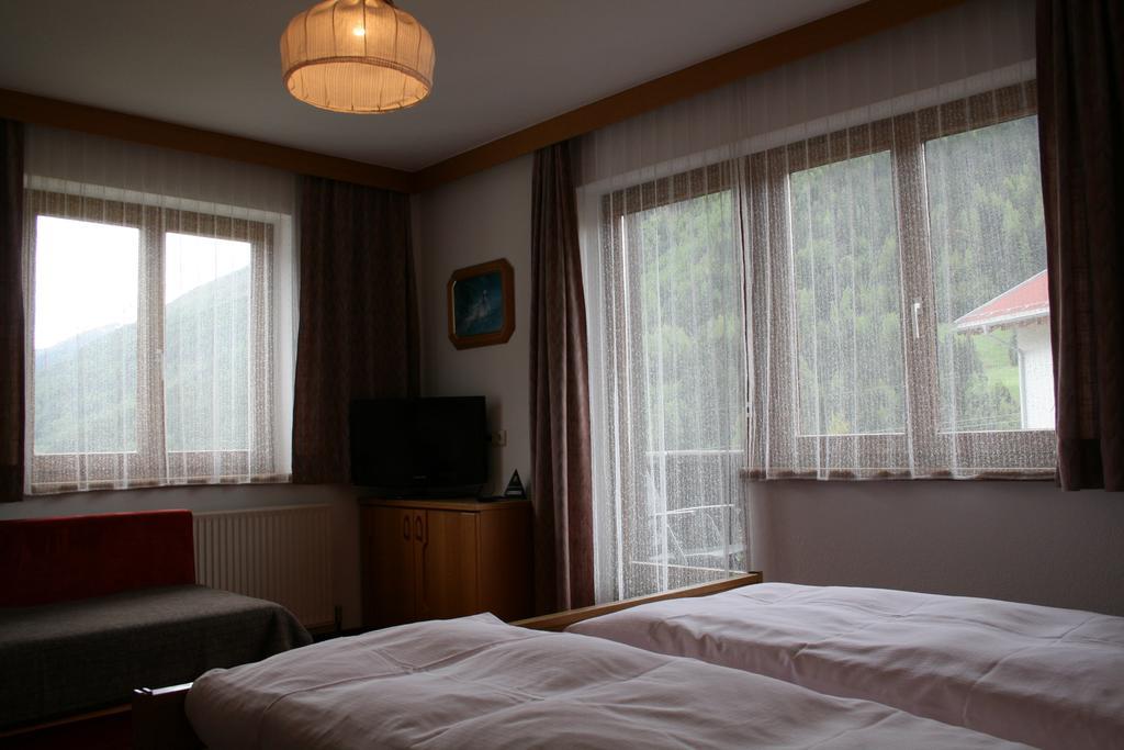 장크트안톤암아를베르크 Haus Oberland B&B 외부 사진