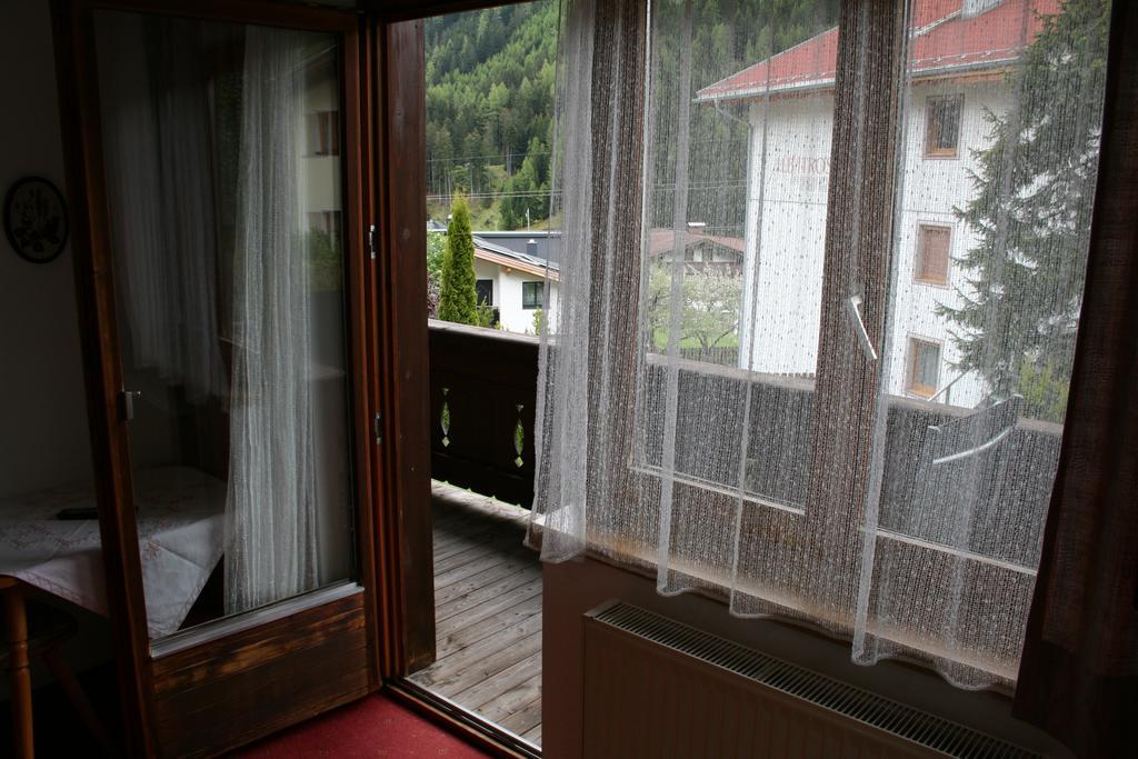 장크트안톤암아를베르크 Haus Oberland B&B 외부 사진